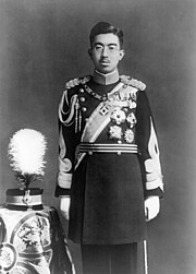 https://upload.wikimedia.org/wikipedia/commons/thumb/4/44/Hirohito_in_dress_uniform.jpg/180px-Hirohito_in_dress_uniform.jpg